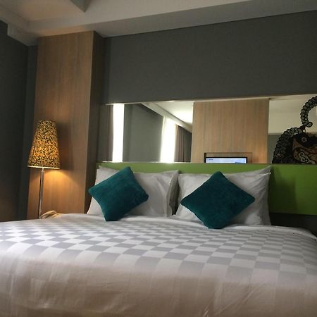 Hotel Khas Gresik Esterno foto