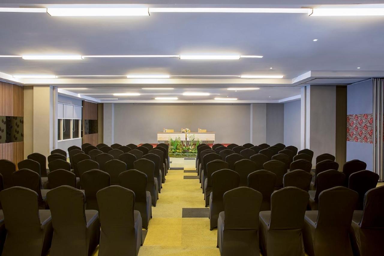 Hotel Khas Gresik Esterno foto