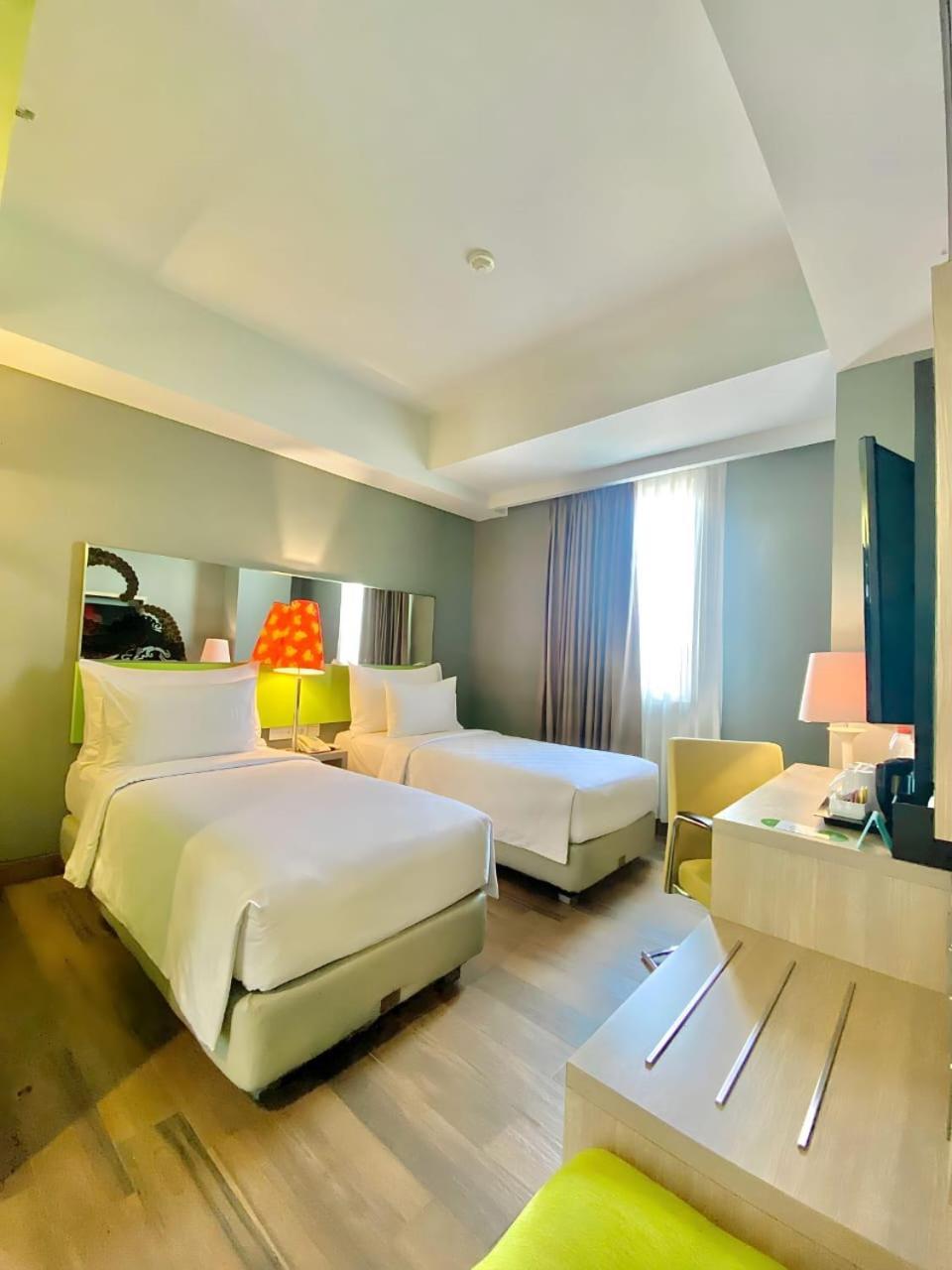 Hotel Khas Gresik Esterno foto
