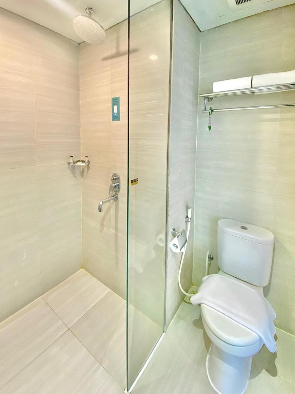 Hotel Khas Gresik Esterno foto
