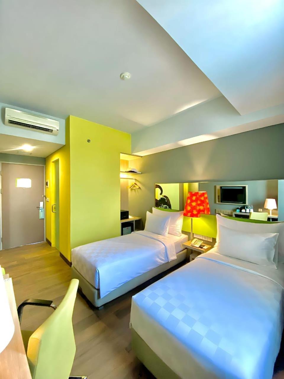 Hotel Khas Gresik Esterno foto